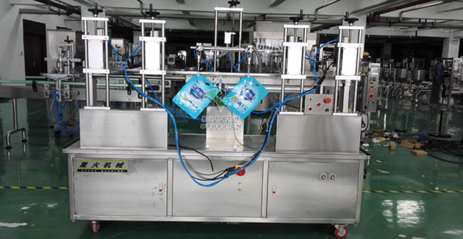 洗衣液自立吸嘴袋灌裝機(jī),自立吸嘴袋灌裝機(jī)